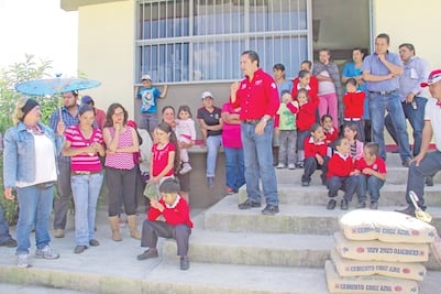 Entrega materiales de construcción en SJR