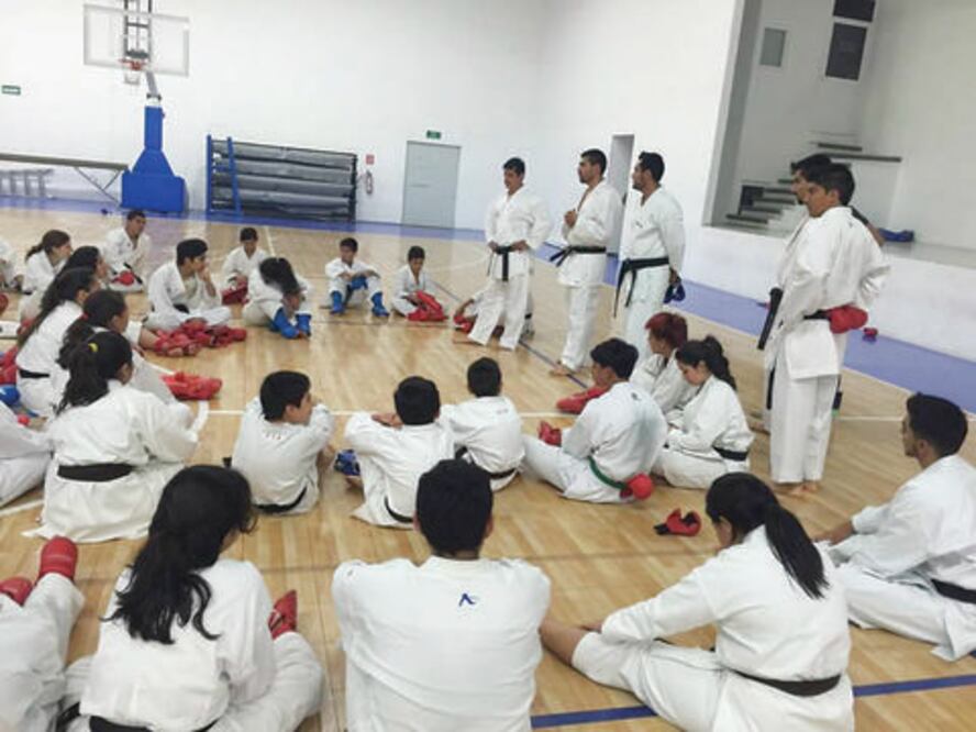 Fortalecen rendimiento de karatecas