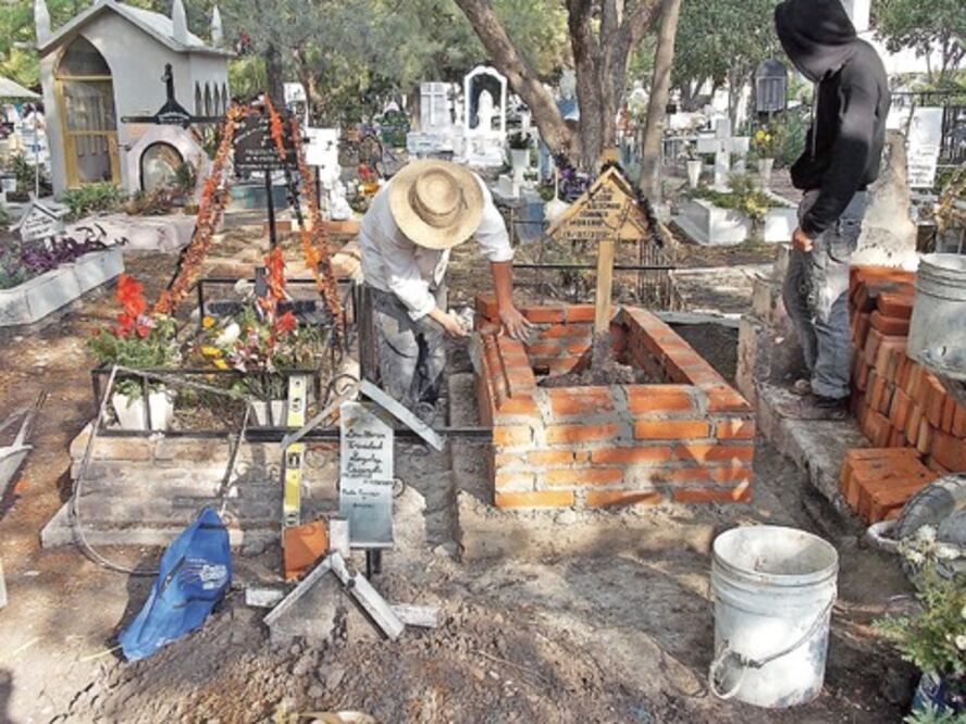 Rehabilitan cementerios