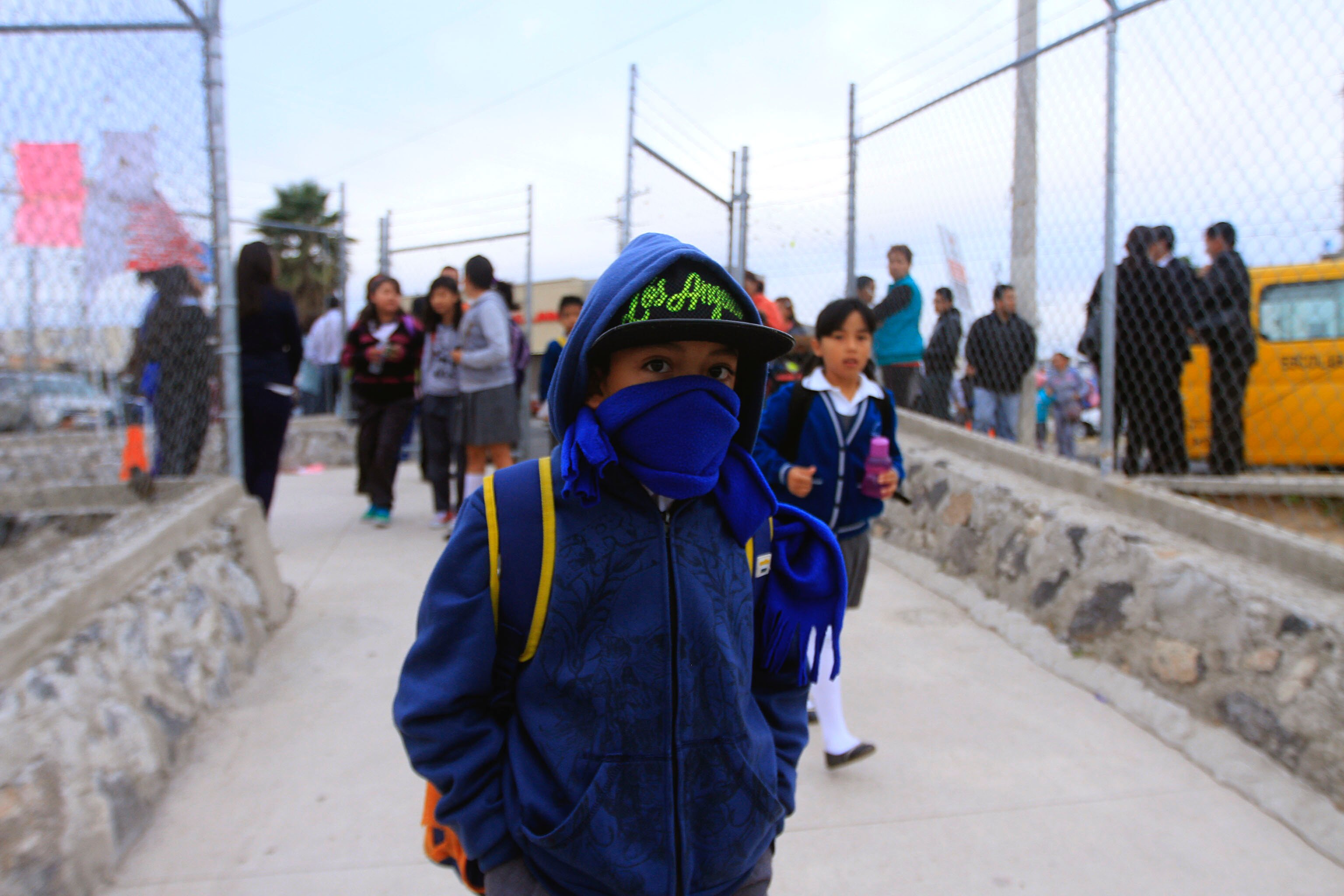 Recorren media hora entrada en  escuelas