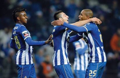 Marca Herrera su primer gol en Portugal