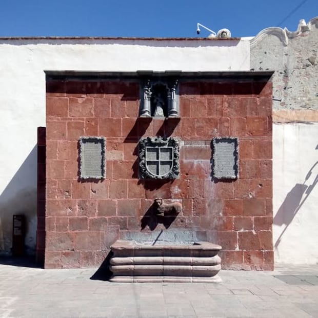 Fuente de Nuestra Señora del Pilar en el exconvento de Santa Cruz en la ciudad de Querétaro. Foto: Fb@Fotos Del Queretaro Actual Y Antiguo