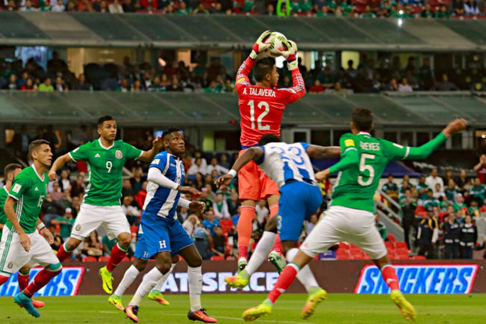 Alfredo Talavera fue en esta ocasión el portero titular del Tricolor y cumplió con destacadas intervenciones que Honduras propició en el inicio del partido (ERNESTO PÉREZ. IMAGO7)
