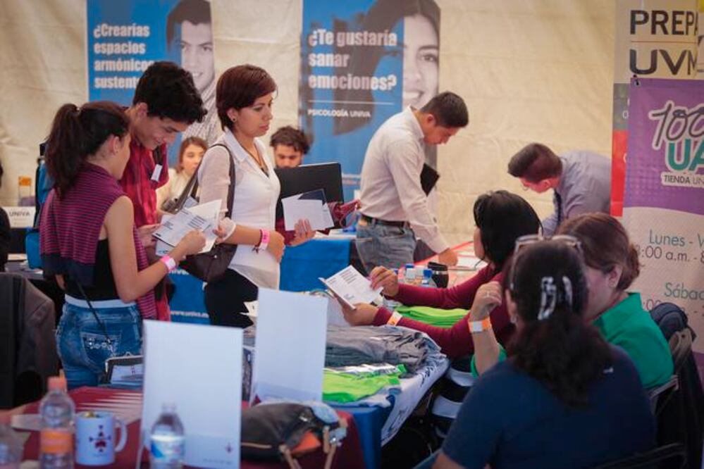 En cuanto a la población ocupada, 5% trabajan en el sector primario, 35.1% en el secundario o industrial y 59.7% en de servicios y comercio. (VÍCTOR PICHARDO. EL UNIVERSAL)