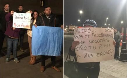 Ex trabajadores del SAT se manifiestan ante Palacio Nacional