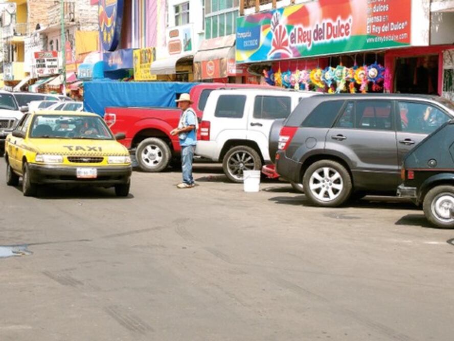 Franeleros invaden mercados, denuncian