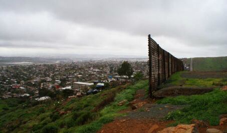 EU pospone licitación de muro con México hasta el 15 de marzo
