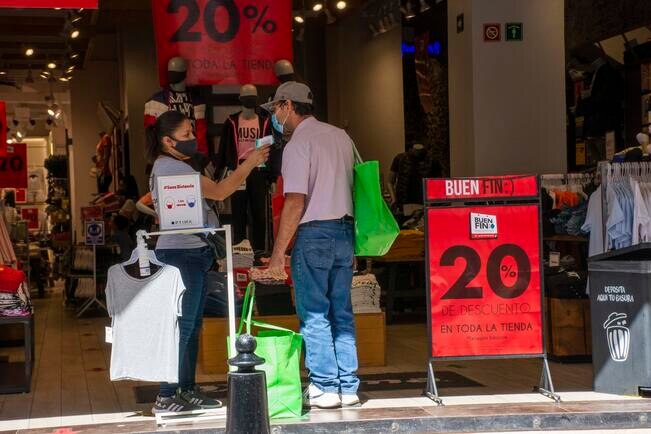 Negocios lucen vacíos pese al Buen Fin en Querétaro