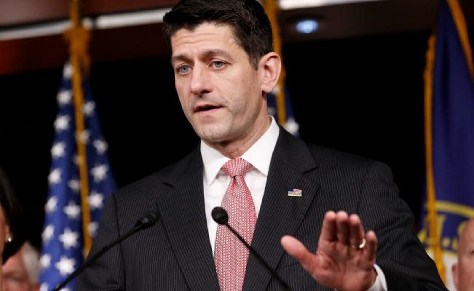 Líder republicano buscará consenso para aprobar ley migratoria