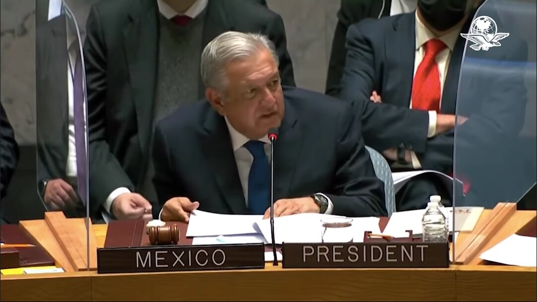 Opinión. AMLO en la ONU: Candil de la calle…