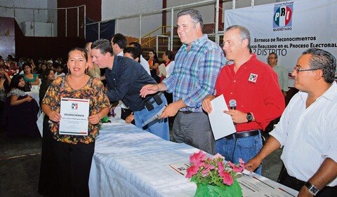 Reconocen labor de priístas en municipios