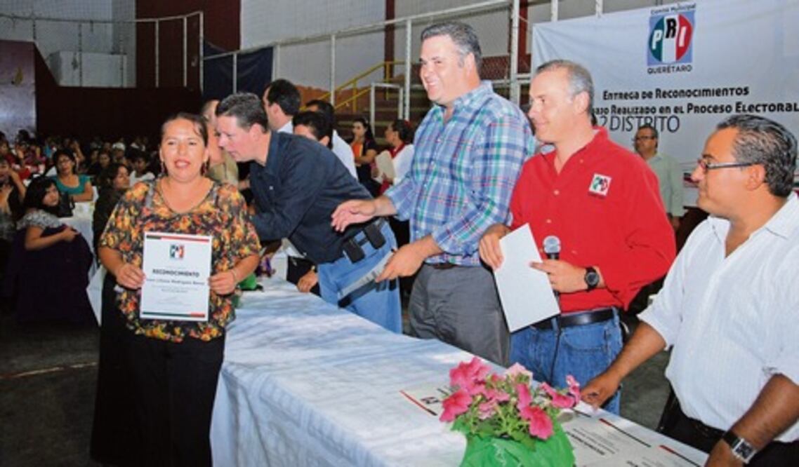 Reconocen labor de priístas en municipios