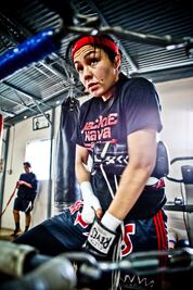 Jackie Nava se resiste a “colgar los guantes”