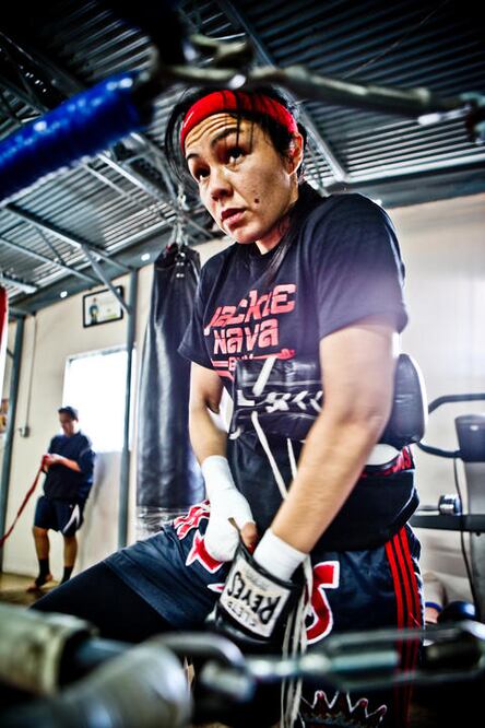 Jackie Nava se resiste a “colgar los guantes”