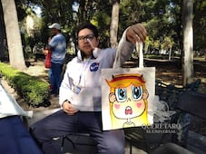 Uriel, joven con autismo, transforma su creatividad en bolsas de manta