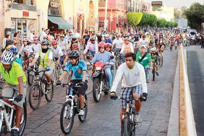 Festejan 4 años de salidas nocturnas