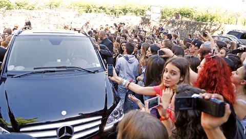 Kim amanece casada y con 21 mdd