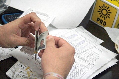 Urge PRD a investigar a aspirantes