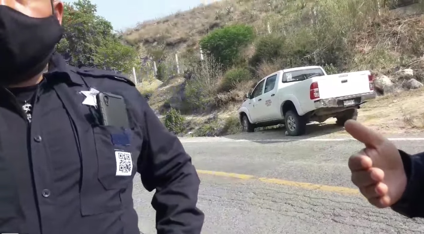 "Tenias que ser p...che periodista", dicen policías municipales a reportero queretano