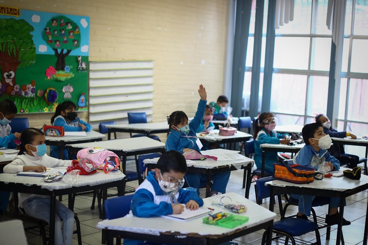 Sí habrá clases presenciales, pero en municipios de bajo riesgo de contagio del Covid-19