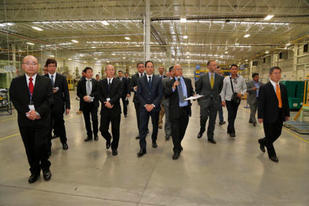 Inauguran planta de insumos automotrices