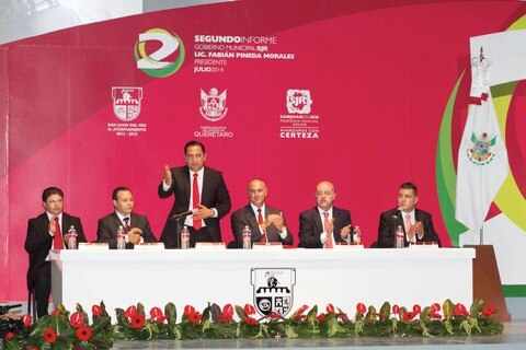 Rinde Pineda su segundo informe