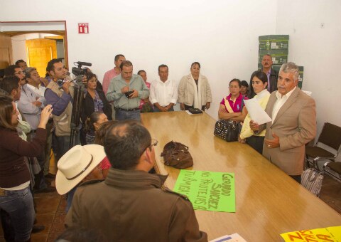Denuncian agresiones de subdelegada en SJR 
