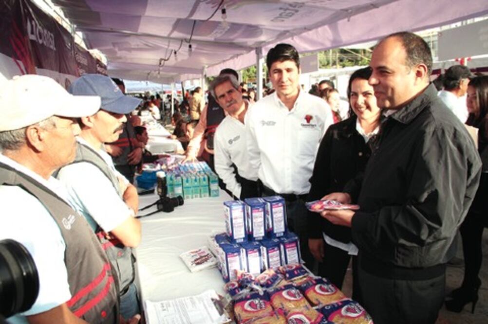  Acercan servicios a las capitalinas