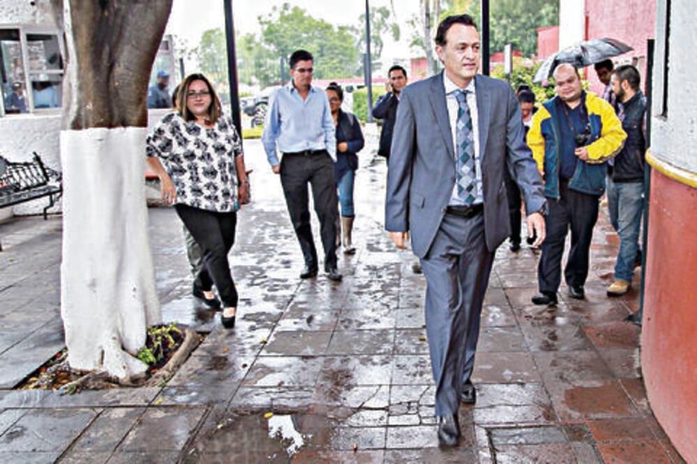 Se reúnen Zapata y Kuri para “afinar” transición