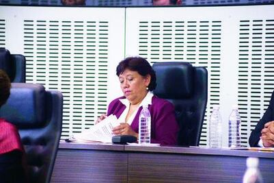 Pretende Morena gestionar más recursos para  UAQ 