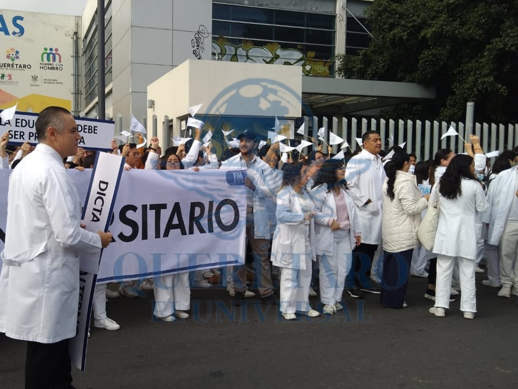 Estudiantes de medicina de la UAQ solicitan la donación del antiguo Hospital General para crear un hospital universitario