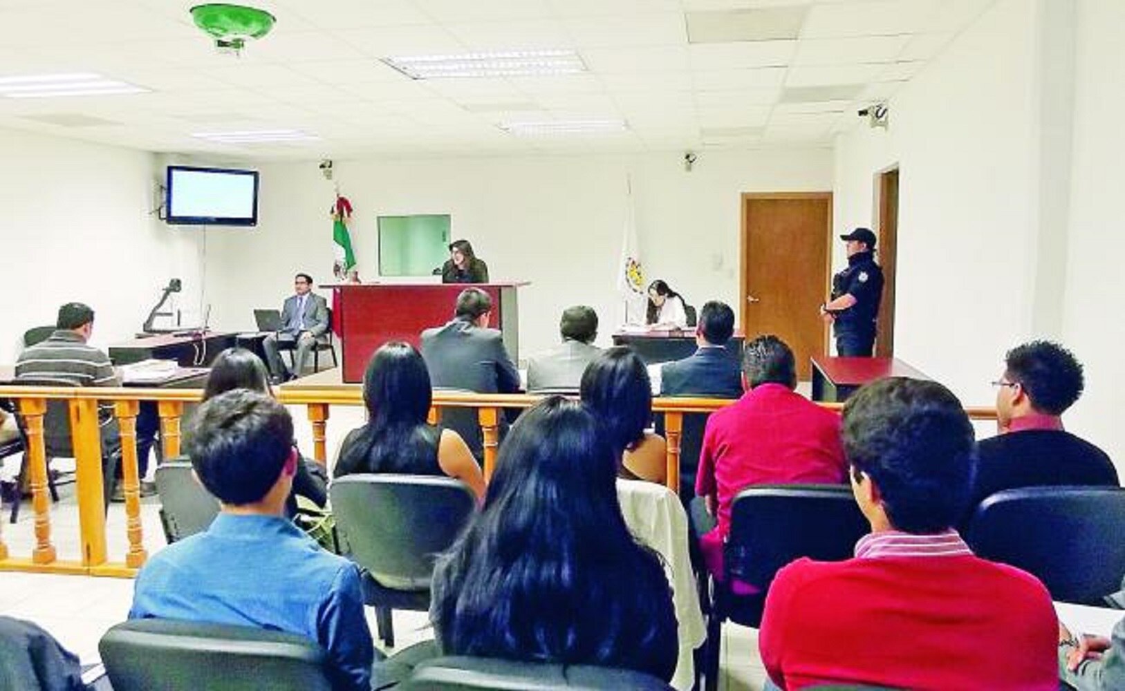 Aunque el rubro de justicia penal es de los peor evaluados para México, hubo avances en el debido proceso gracias al Nuevo Sistema de Justicia Penal, según WJP (ARCHIVO EL UNIVERSAL)