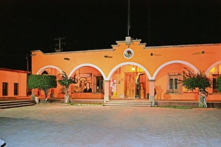 Ayuntamiento de Peñamiller reanuda operaciones tras conflicto 