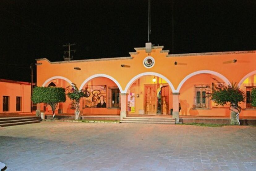 Ayuntamiento de Peñamiller reanuda operaciones tras conflicto 