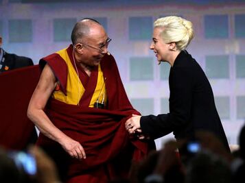 Dalai Lama inspira a Gaga a hacer una mejor nación