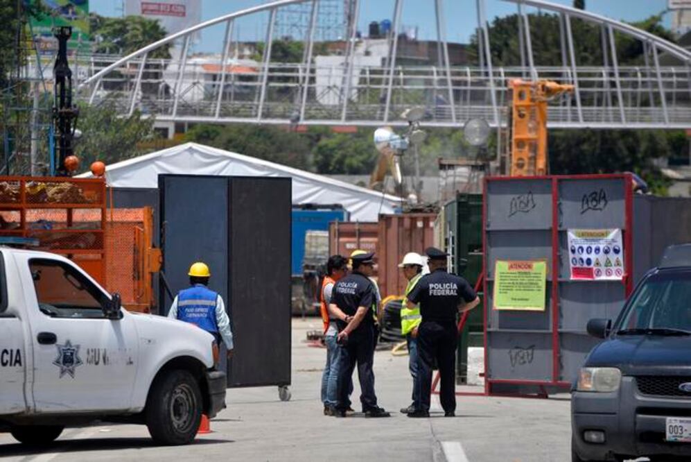 El Paso Exprés registra tráfico vehicular ligero desde la noche del viernes cuando la SCT dispuso abrir un cuarto carril y así aliviar la presión vial que registraba las avenidas de Cuernavaca, Jiutepec, Temixco y Emiliano Zapata. (FOTOS: TONY RIVERA. EL)