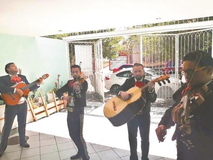 Tres Coronas, el mariachi que nació en la pandemia del Covid-19 