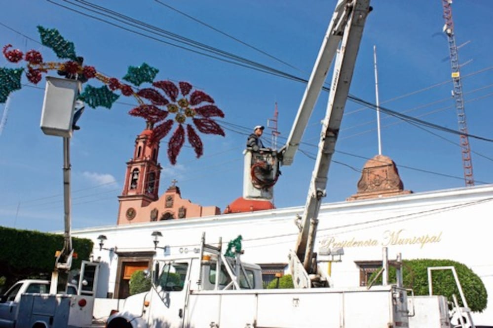 Invierte SJR $300 mil en adornos navideños