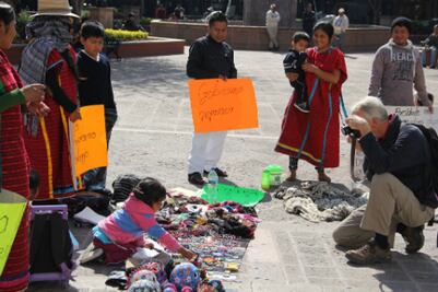 Artesanos exigen luz verde para vender