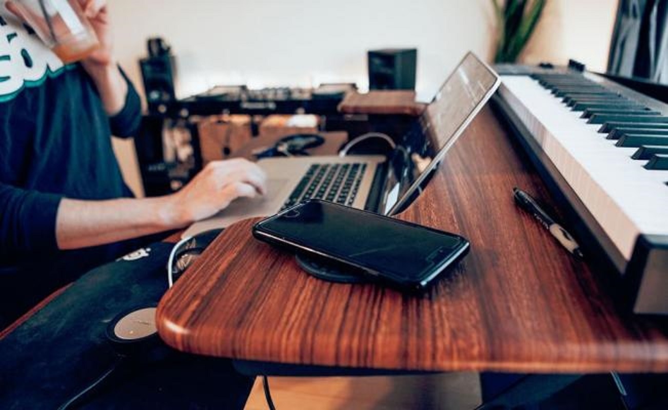 Millennials cada vez quieren menos a los bancos