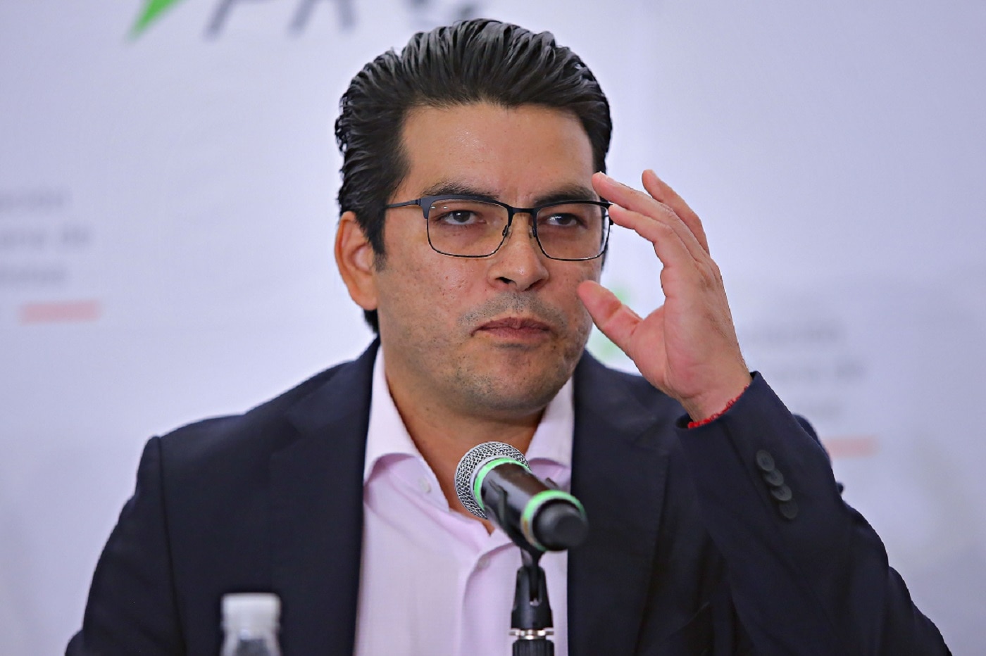 Jugadores emularían a los árbitros