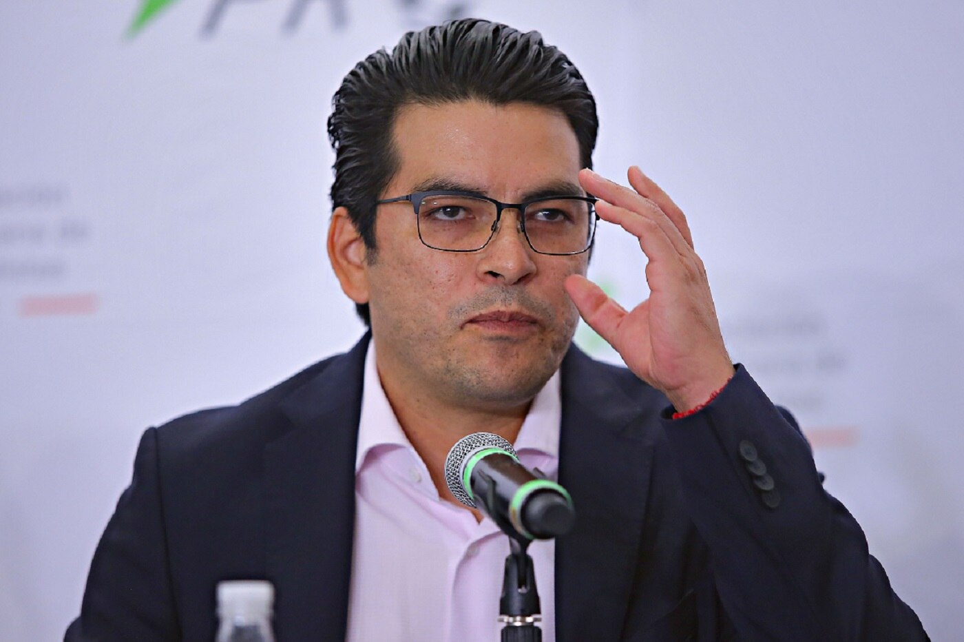 Jugadores emularían a los árbitros