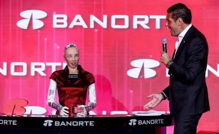 Del Toro y Frida, los mexicanos favoritos de la androide Sophia