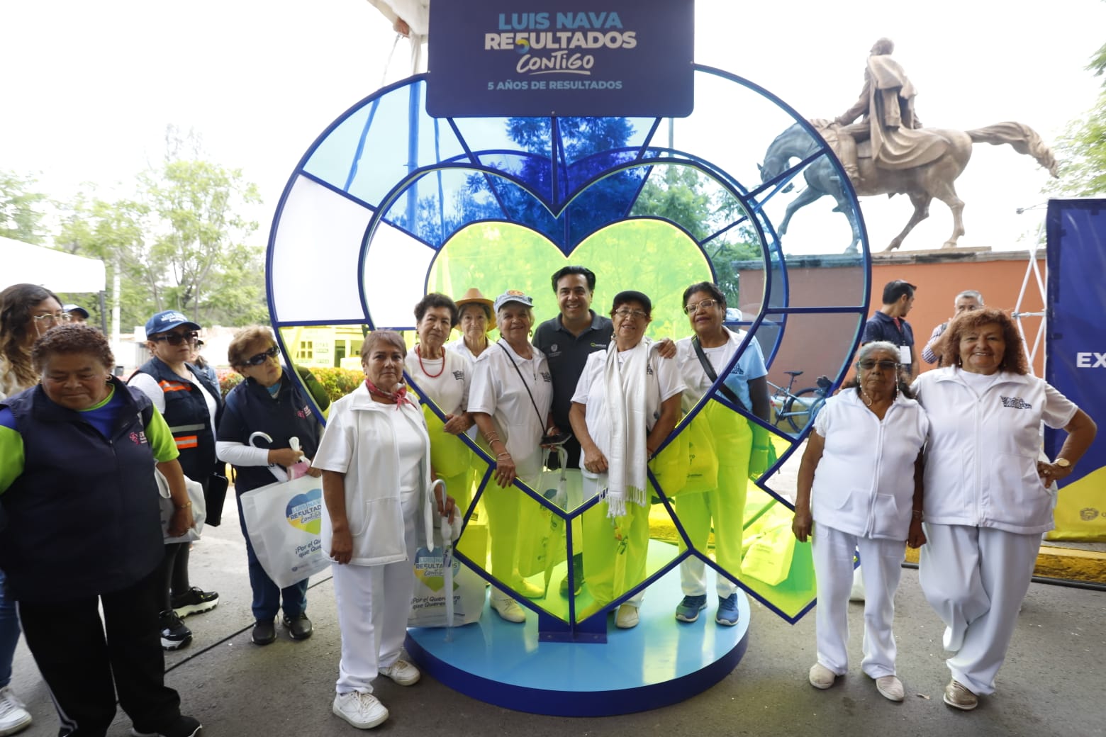 Con tecnología, Luis Nava rinde informe de gobierno 