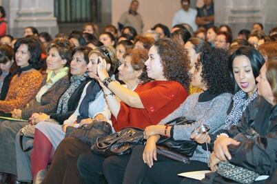 Buscan capacitar a 15 mil empresarias 