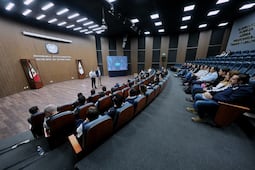 Felifer Macías inicia la semana con reunión de gabinete a las 5:30 de la mañana