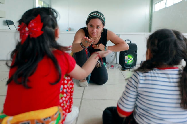 Esta disciplina retoma pasos de tribus de diversas partes del mundo y busca que quién la práctica, conecte con lo más íntimo de su ser / Foto: César Gómez