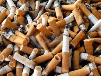 En discusión, sanciones por tirar colillas en vía pública