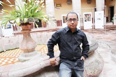 Premian a poeta queretano