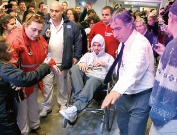 Luis Suárez es intervenido de la rodilla; espera llegar al Mundial